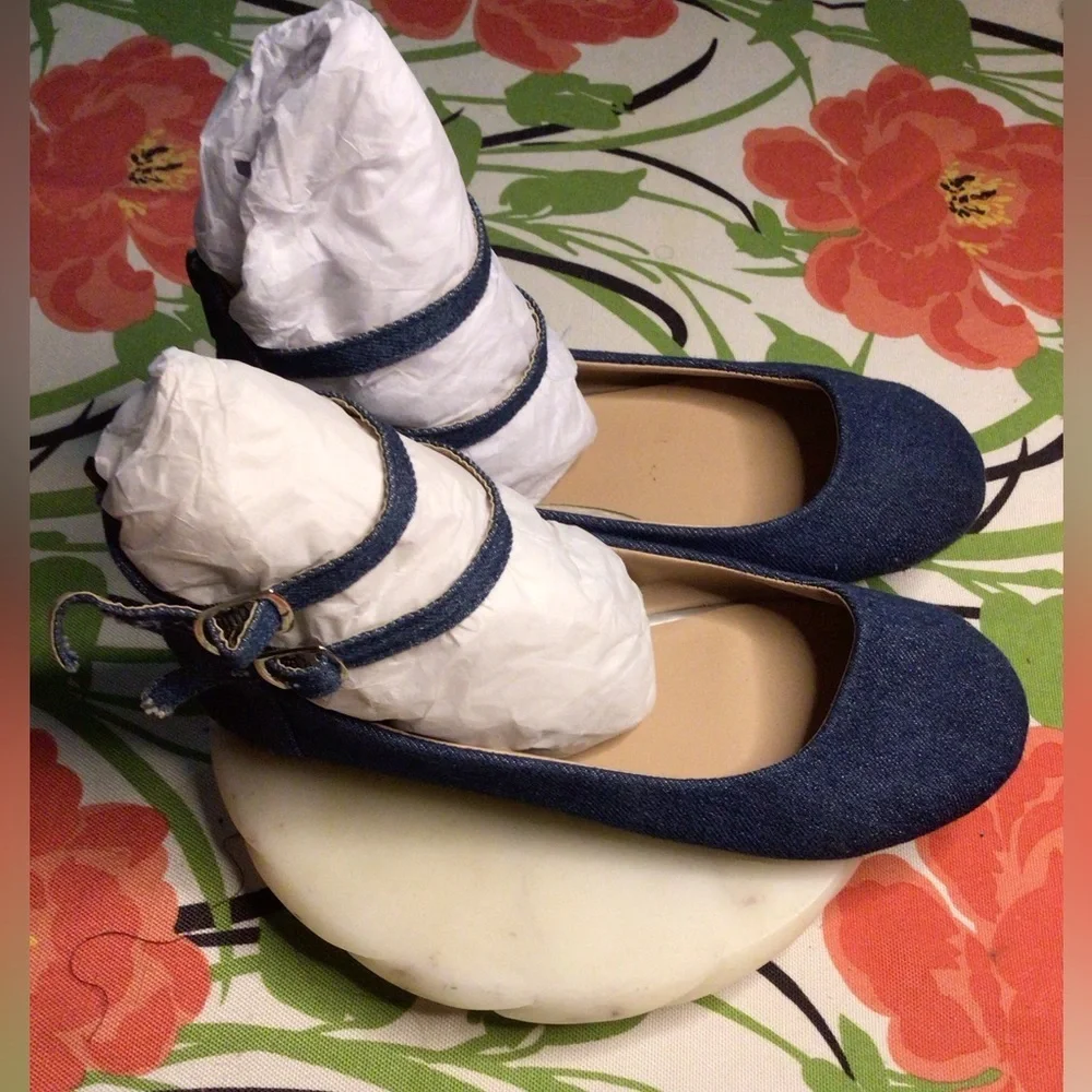 ❤️❤️SPICSTEP Girl blue flats.  ❤️❤️6X$15.00